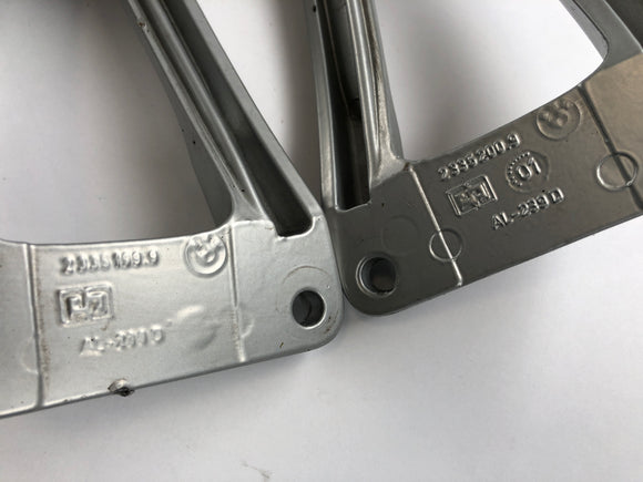 BMW K 1200 RS [2001]  - 左右にホルダーを備えたサッカーフットのフットレスト