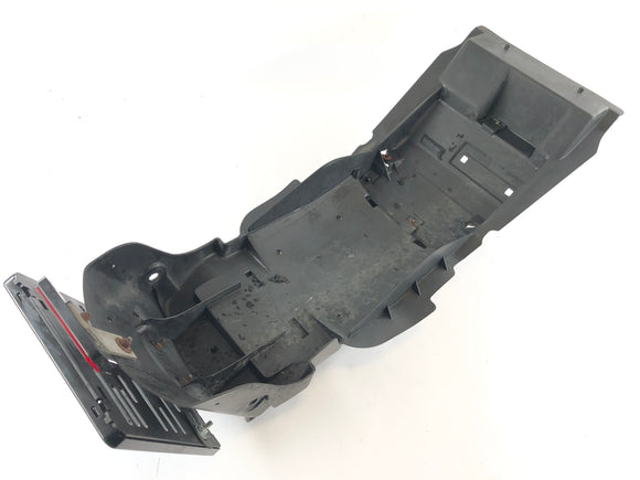 ヤマハXJR 1200 4PU [1995]  - 内部の覆いの下に後ろの羽ばたきホイールアーチ