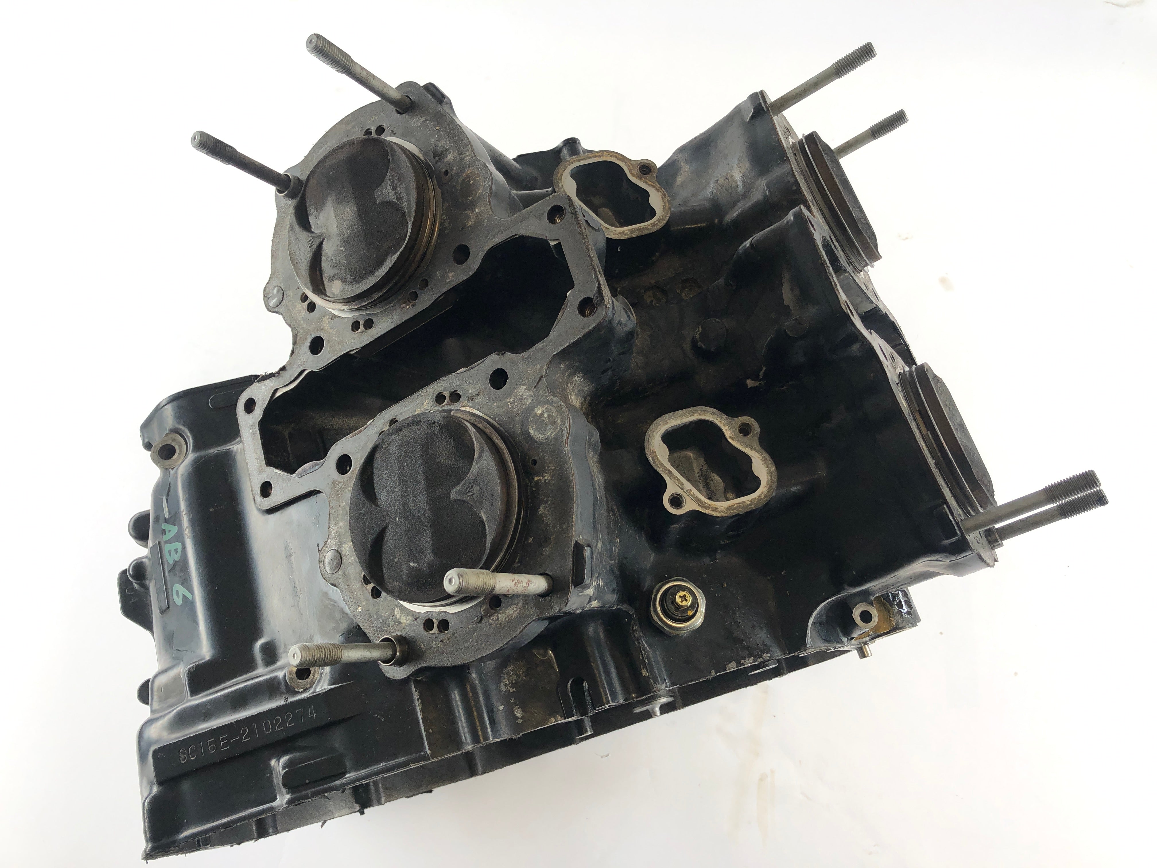 Honda VF 1000 F SC15 [1986] - Engine housing empty housing with piston