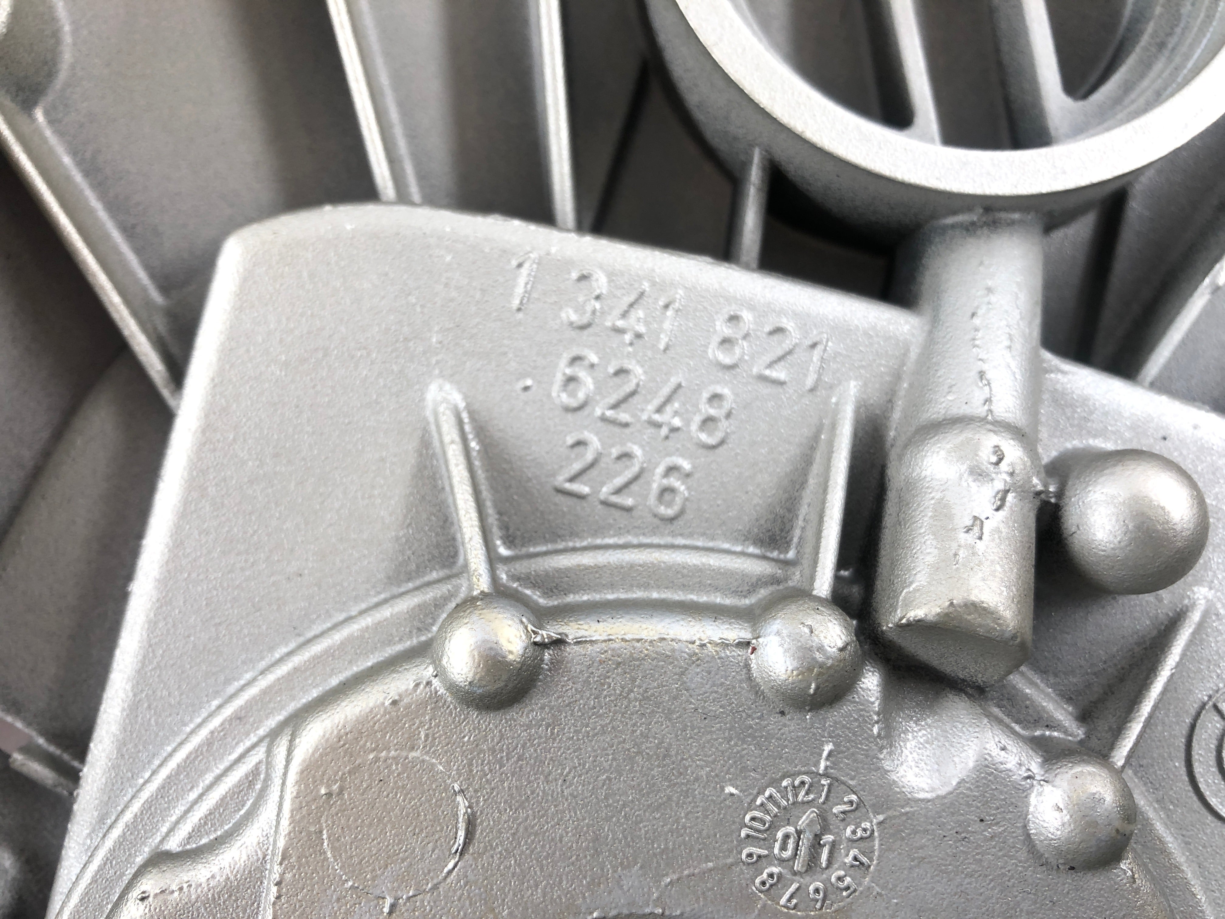 BMW R 1100 S [2001] - Front cover engine cover