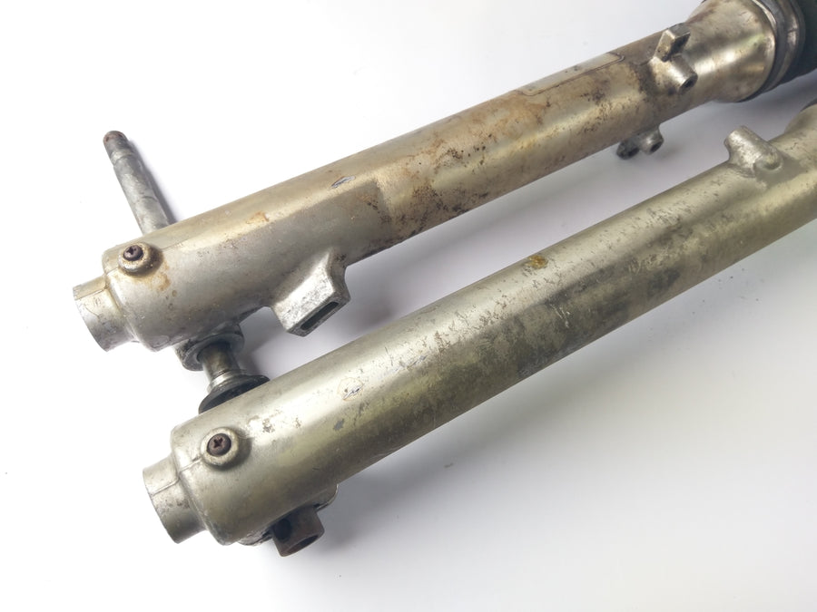 Yamaha XT 550 5y3 - forcella anteriore con asse ruota 35mm