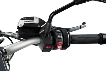 BMW R 1250 RS [2025] – Tapa del depósito de líquido de freno delantero – Plata - 0