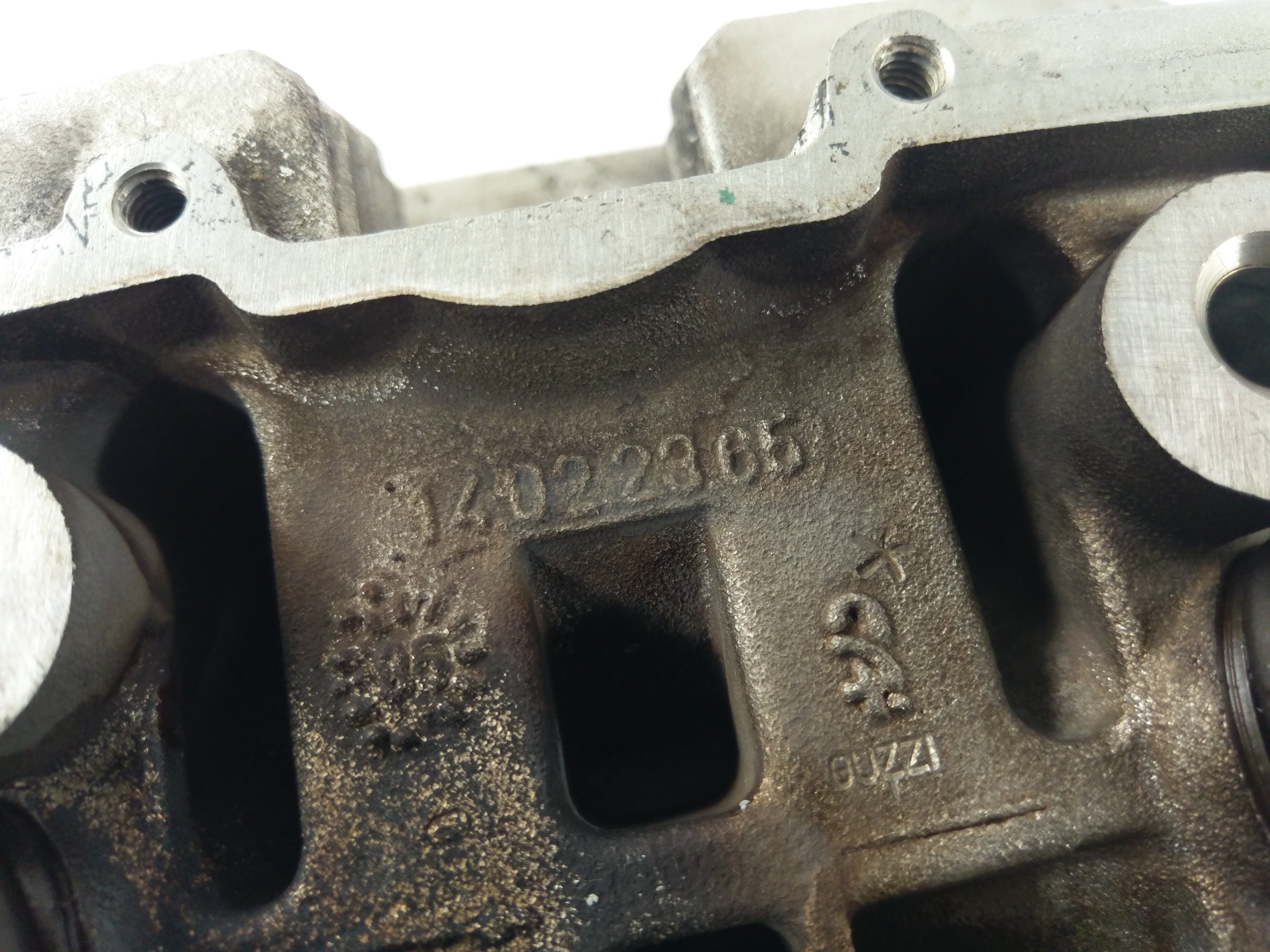 Moto Guzzi Quota 1100 ES [1999] - Cylinder head