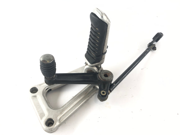 Ducati 900 SS [1992] - reposapiés a la izquierda con el reposapiés del conductor de la palanca de engranajes