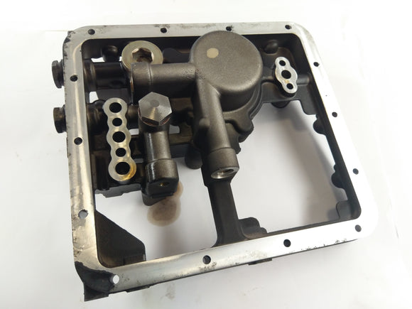 Moto Guzzi Stelvio 1200 4V [2008] - Adapteriöljypannu kannen välillä