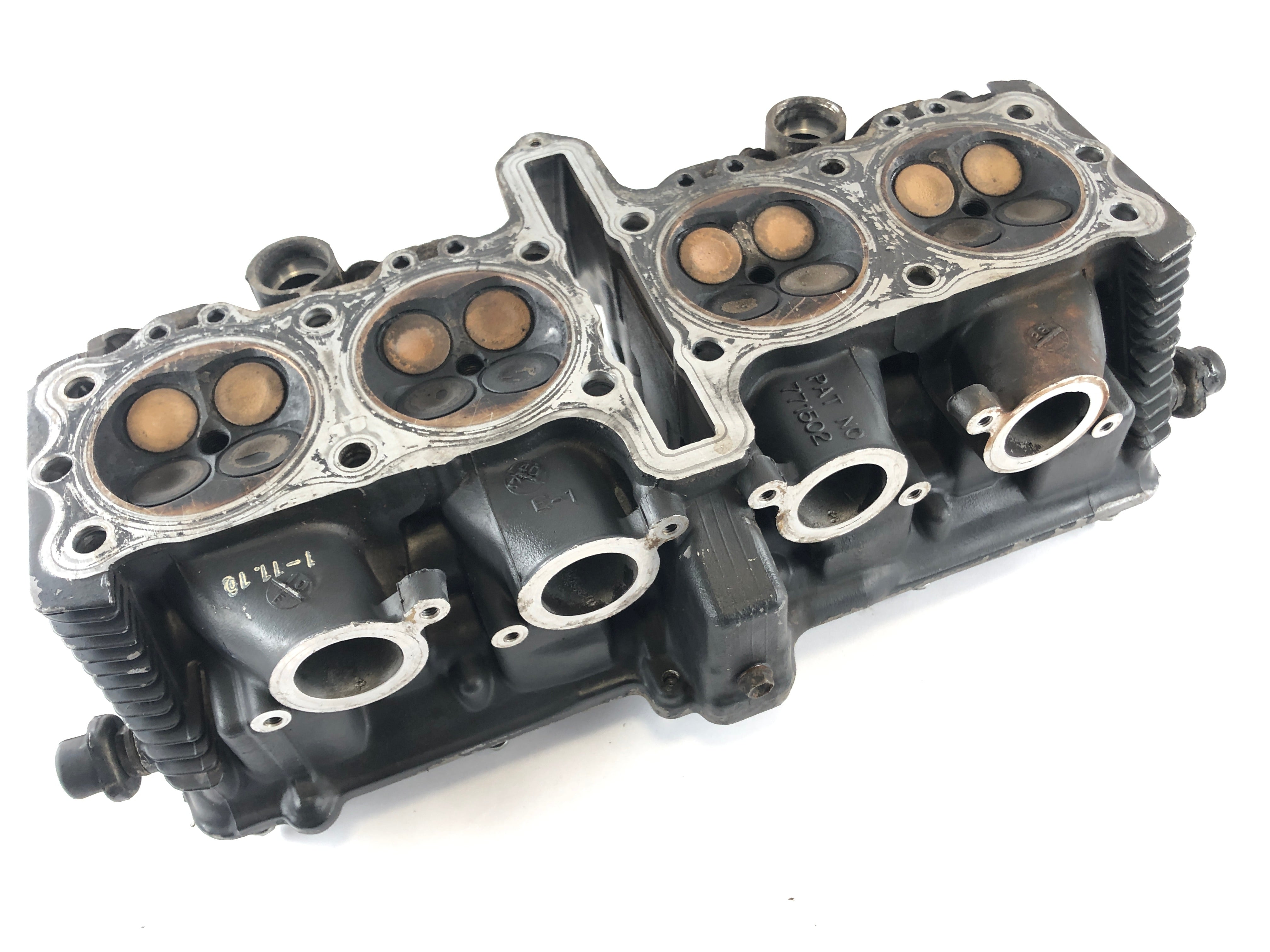 Suzuki GSX-R 1100 GV73B [1991] - Cylinder head