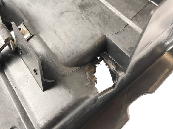 ヤマハXJR 1200 4PU [1995]  - 内部の覆いの下に後ろの羽ばたきホイールアーチ