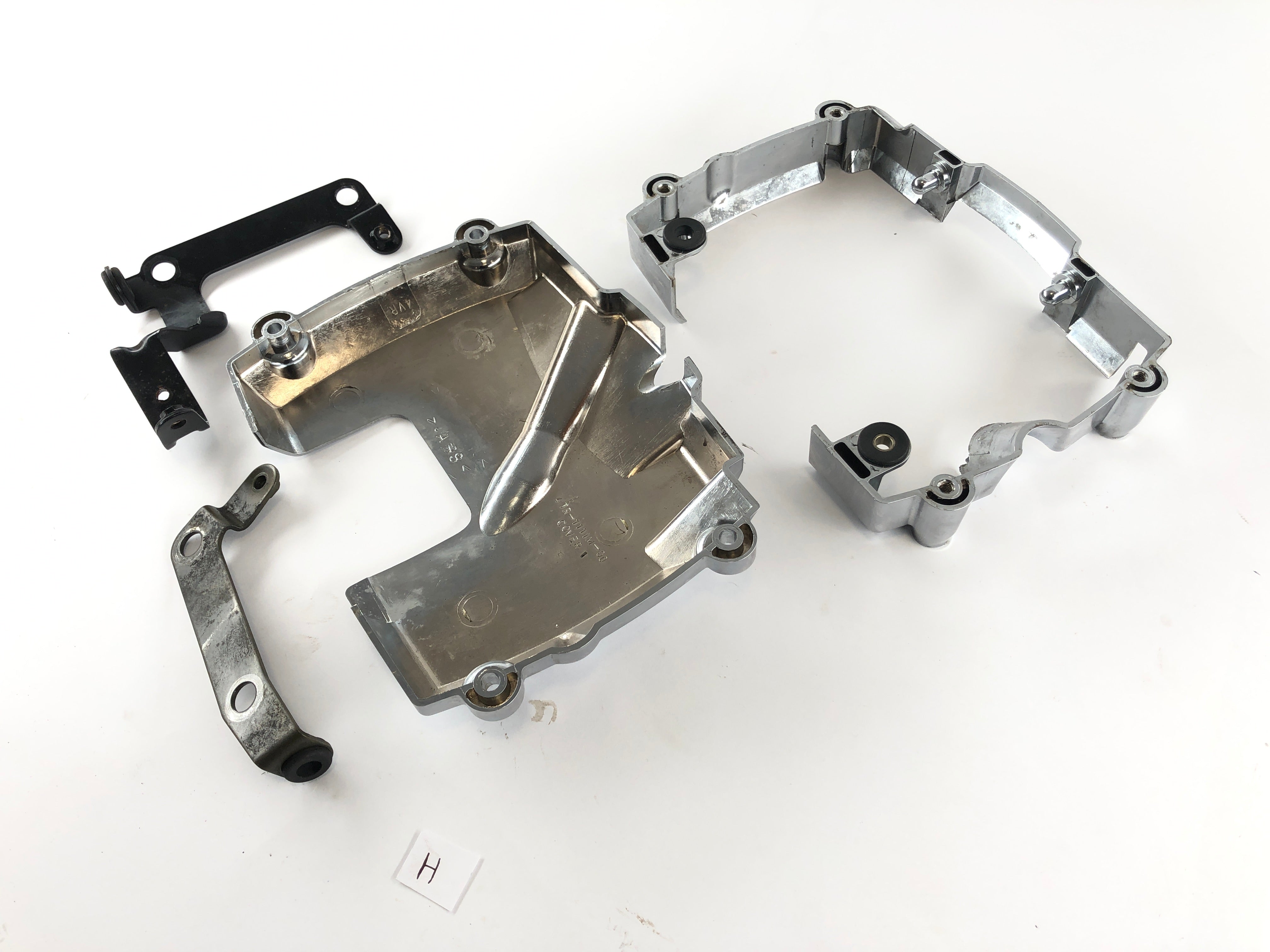 Yamaha XVS 650 Drag Star 4VR [1997] - Rear cylinder cover