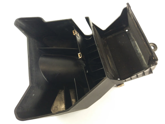 Benelli TNT 1130 Sport [2002] - Partie inférieure arrière du boîtier de batterie