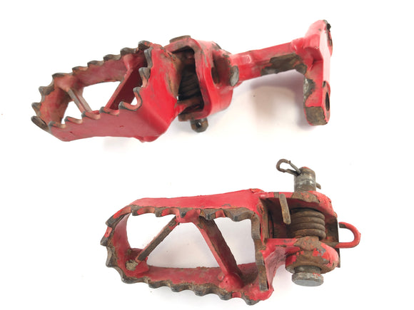 KTM LC4 ER 600 [1994] - förarens fotstöd åt vänster och höger