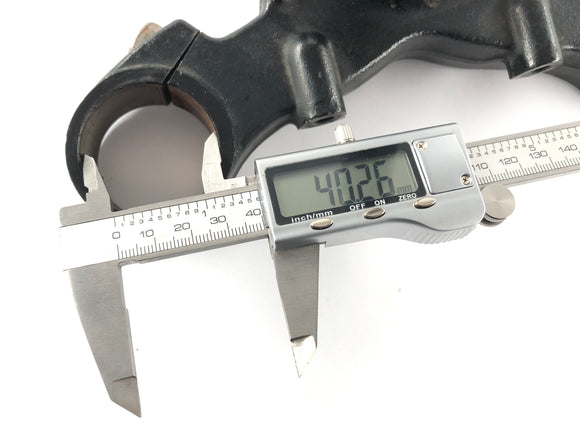 Triumph Bonneville 908MD [2001] - Fork Bridge níže