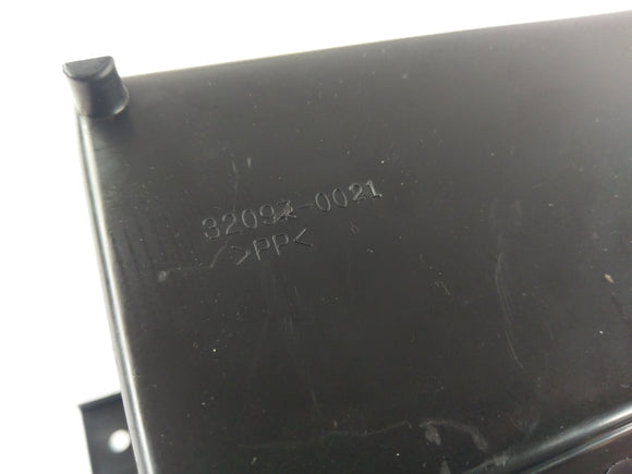 Kawasaki VN 900 Classic [2010] - Boîtier de batterie et boîte à fusibles