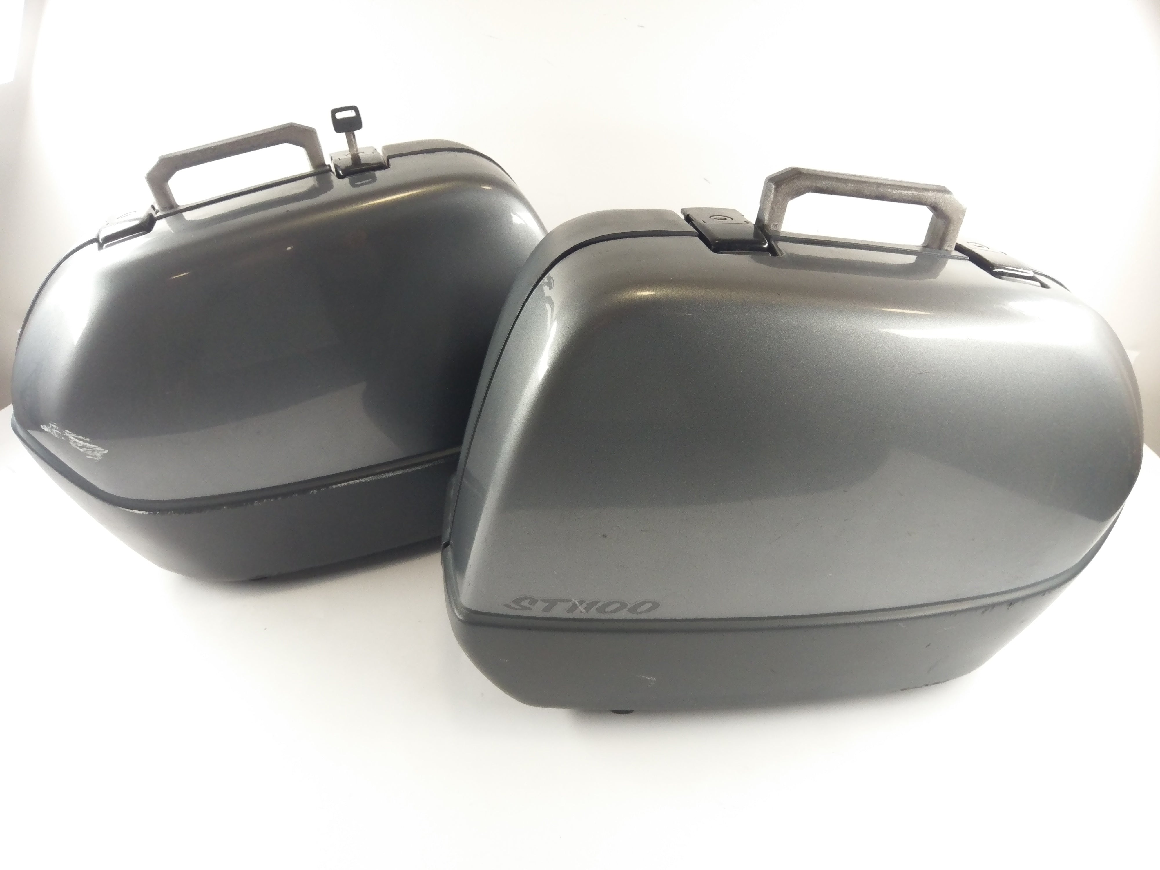 Honda ST 1100 SC26 Pan European [1990] - Pannier set with key