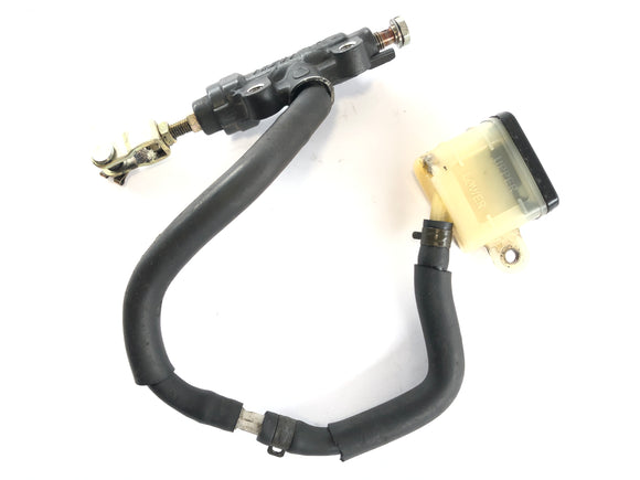 Triumph Thruxton 900 [2004] - Pompa del freno dietro