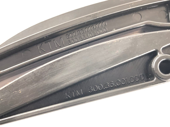 KTM 990 SuperDuke LC8 EFI [2008] - Spenningsskinne og lysbildebanekontrollkjede bak