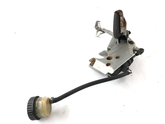 BMW R 1100 GS 259 ​​[1995] - Driverens fodtilfød til højre med bremsepumpe og bremsepedal