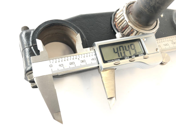 Suzuki DR 800 S SR42B [1991] - té de fourche inférieur