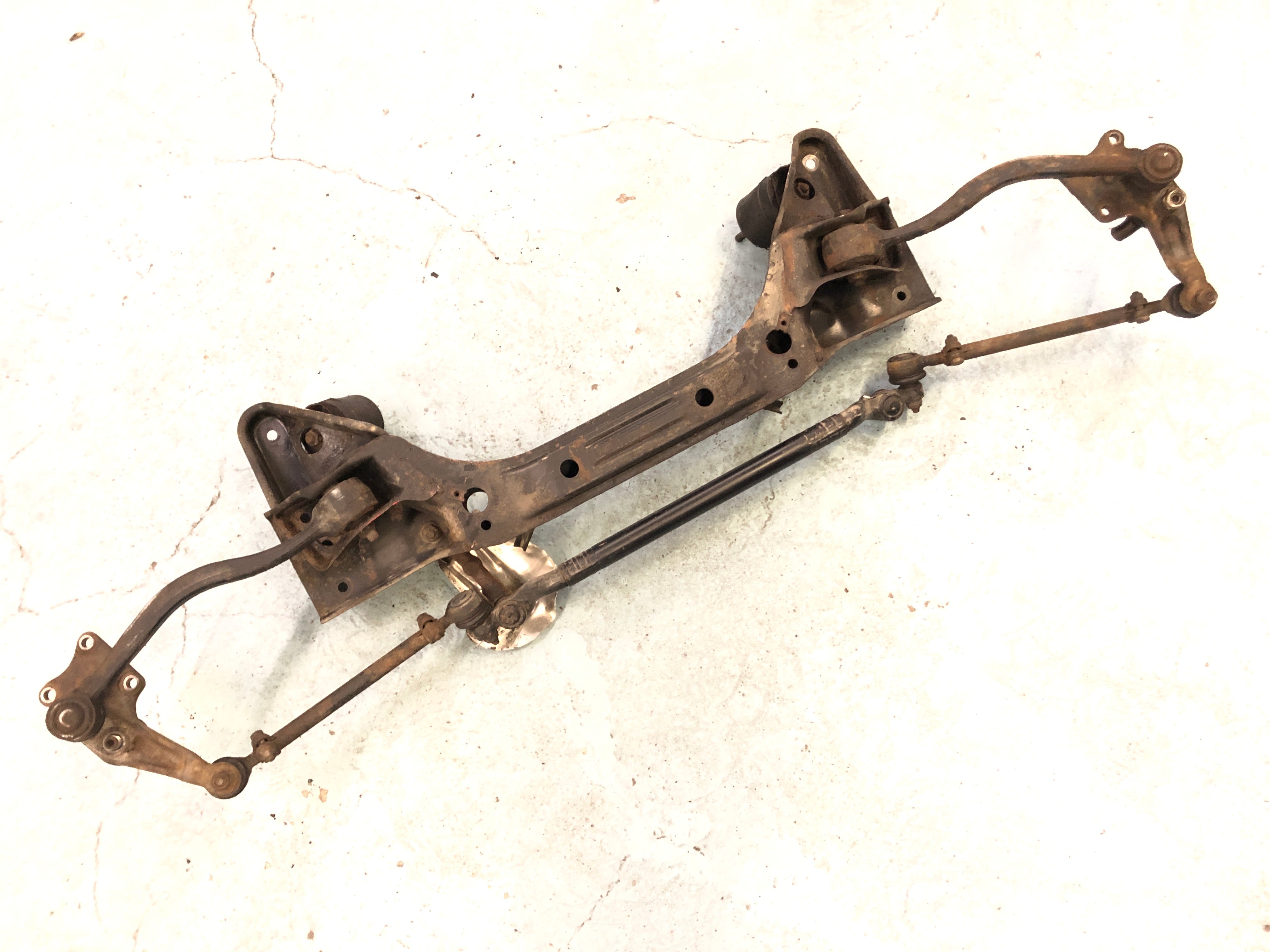 BMW M 535i E28 [1986] - Front axle carrier with tie rods