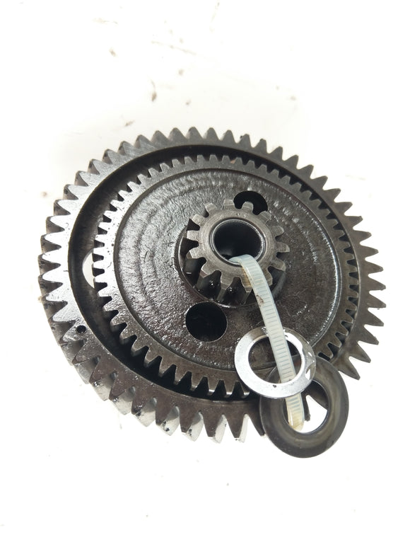 Ducati SL 600 Pantah - Ozubené kola / kolíky / rukávy v polovině motoru na půli cesty