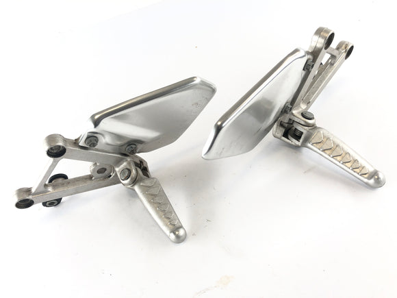 Aprilia Mille RSV 1000 ME [1999] - Afiliação do motorista de apoio para os pés