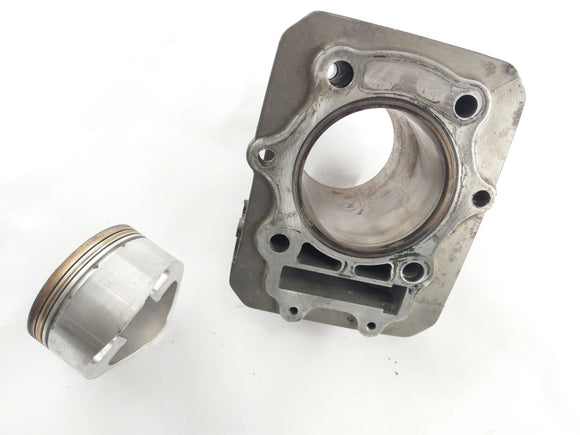 スズキDR 350 SK42B [1992]  - ピストン付きのシリンダー