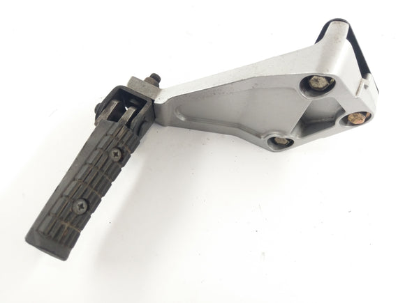 Triumph Trophy 900 T300 [1992] - Soziusfußraste mit Halter rechts