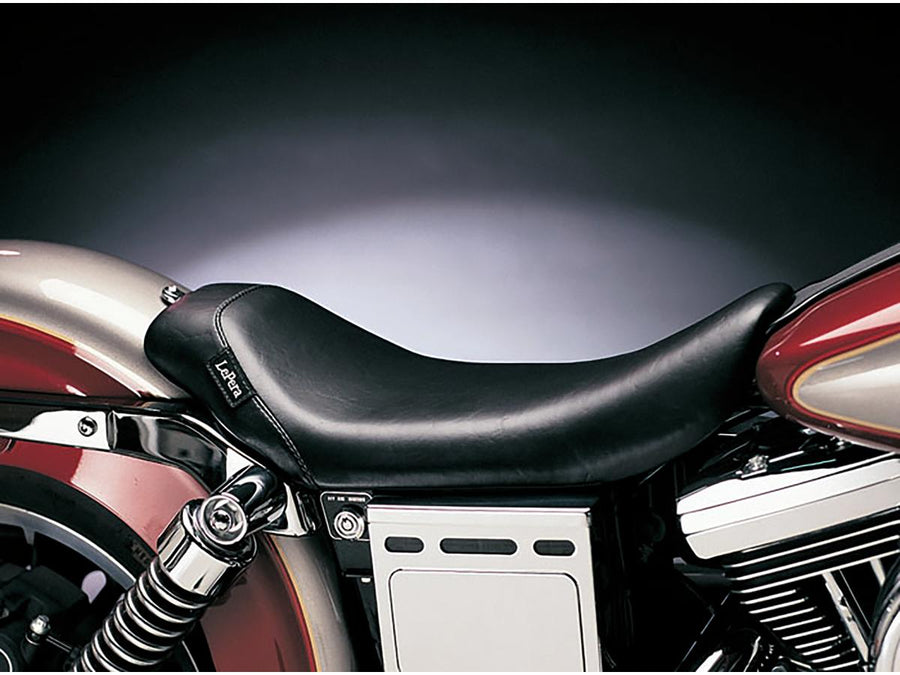Harley Davidson FXDWGI [2004-2005]-Sólové sedadlo na kosti hladké černé vinyl
