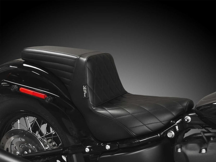 Harley Davidson FLSL [2018-2021] – Kickflip Sitz Basket Wave Schwarz Vinyl