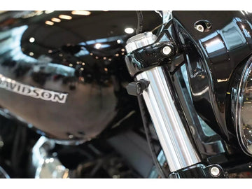 Harley Davidson Softail [2018-2025] – Quick-Stripe Blinkerset 49mm Schwarz - 0