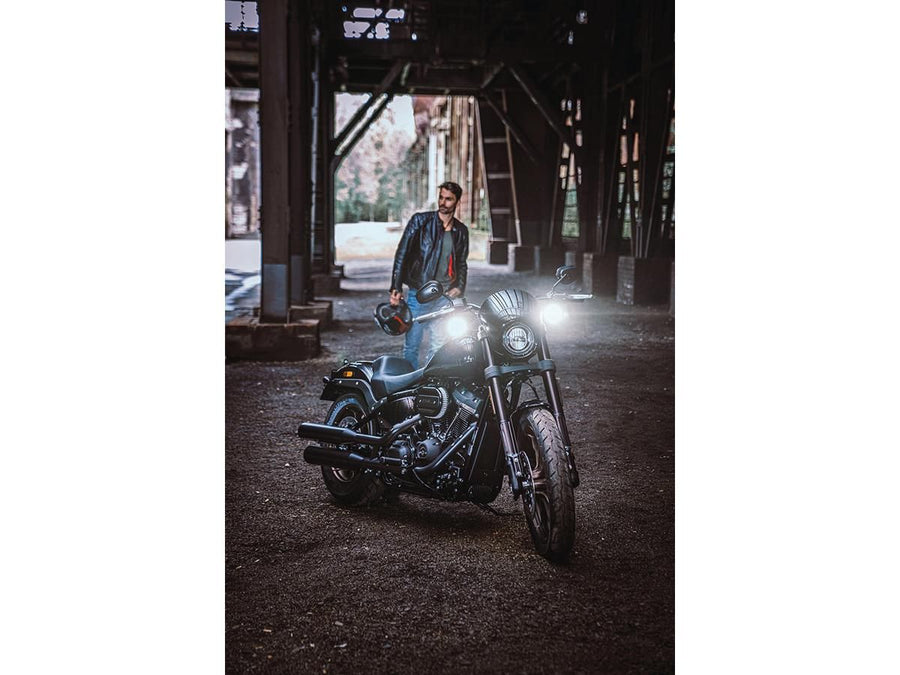 Harley Davidson- Dayron I -signaali päiväajolla ja sijoitettu kevyt innovaatio
