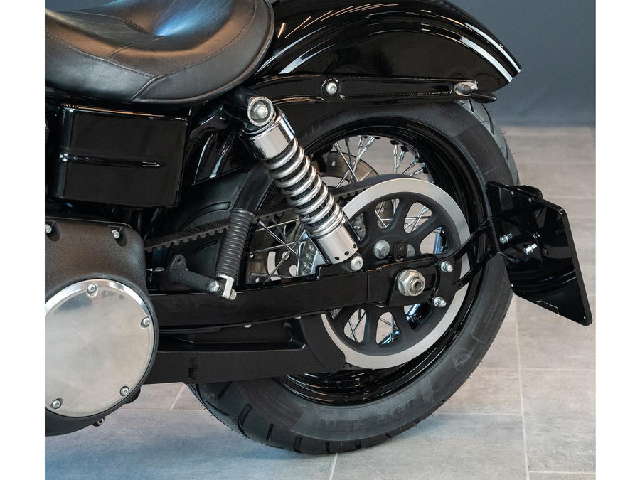 Harley Davidson Dyna [2008-2017] – Mittlerer Pro Seitenmontage Kennzeichenhalter