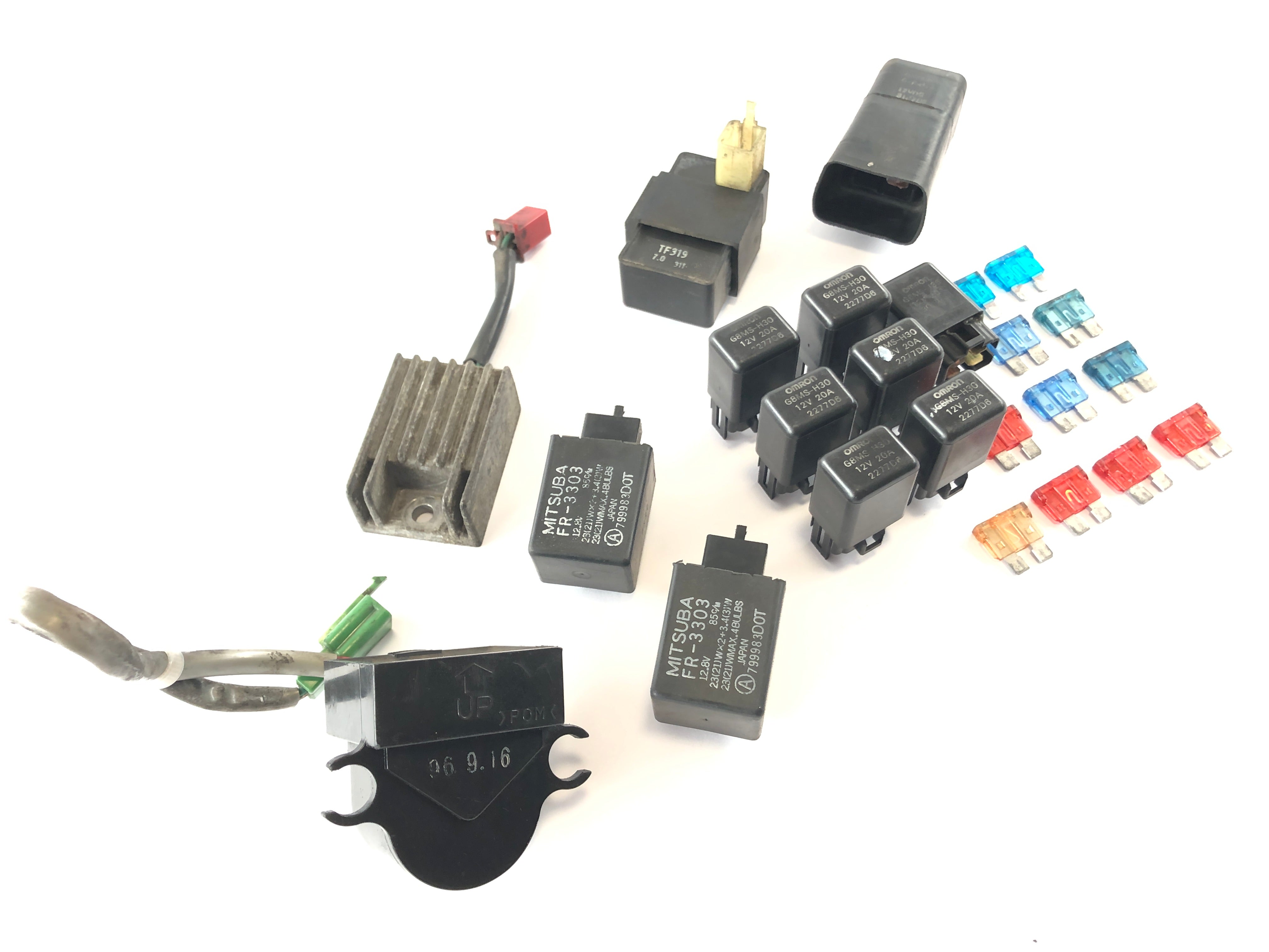 Honda GL 1500 Goldwing SC22 [1988] - Electronics bundle relay fuses