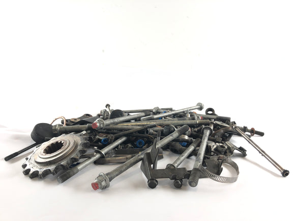 KAWASAKI ZRX 1100 ZRT10C [2000] - Śruby i części resztkowe są zwłokowe