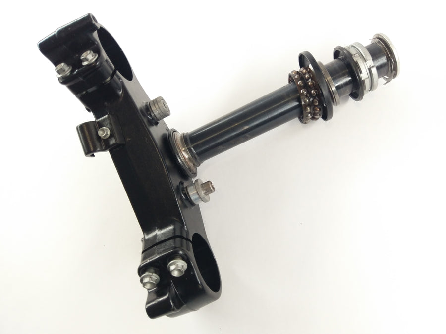 Aprilia Rst 1000 Futura [2004] - Fork Bridge hieronder