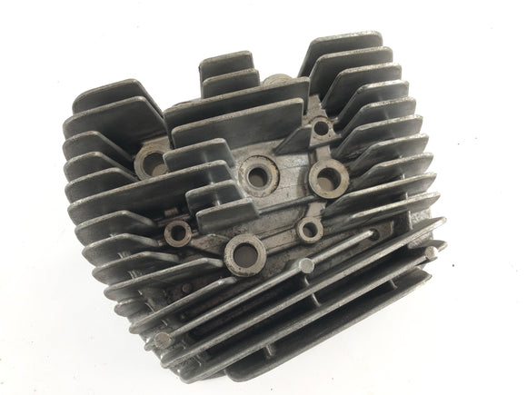 Suzuki T 500 [GT 500]  - 左侧的气缸盖