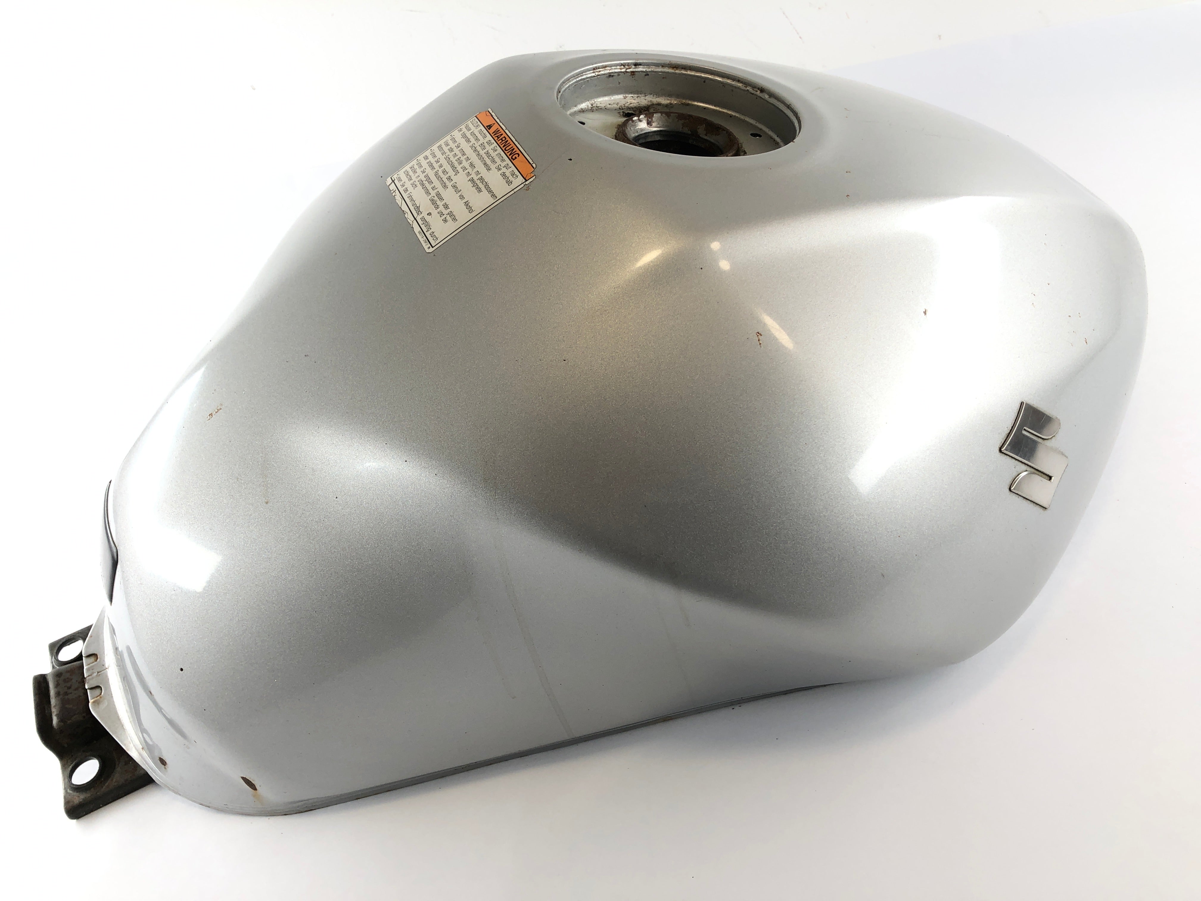 Suzuki Bandit GSF 650 S WVB5 [2005] - Fuel tank with dent