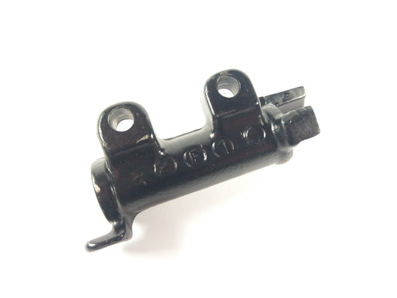 ヤマハv -max 2we-正面のブレーキラインジャンクション