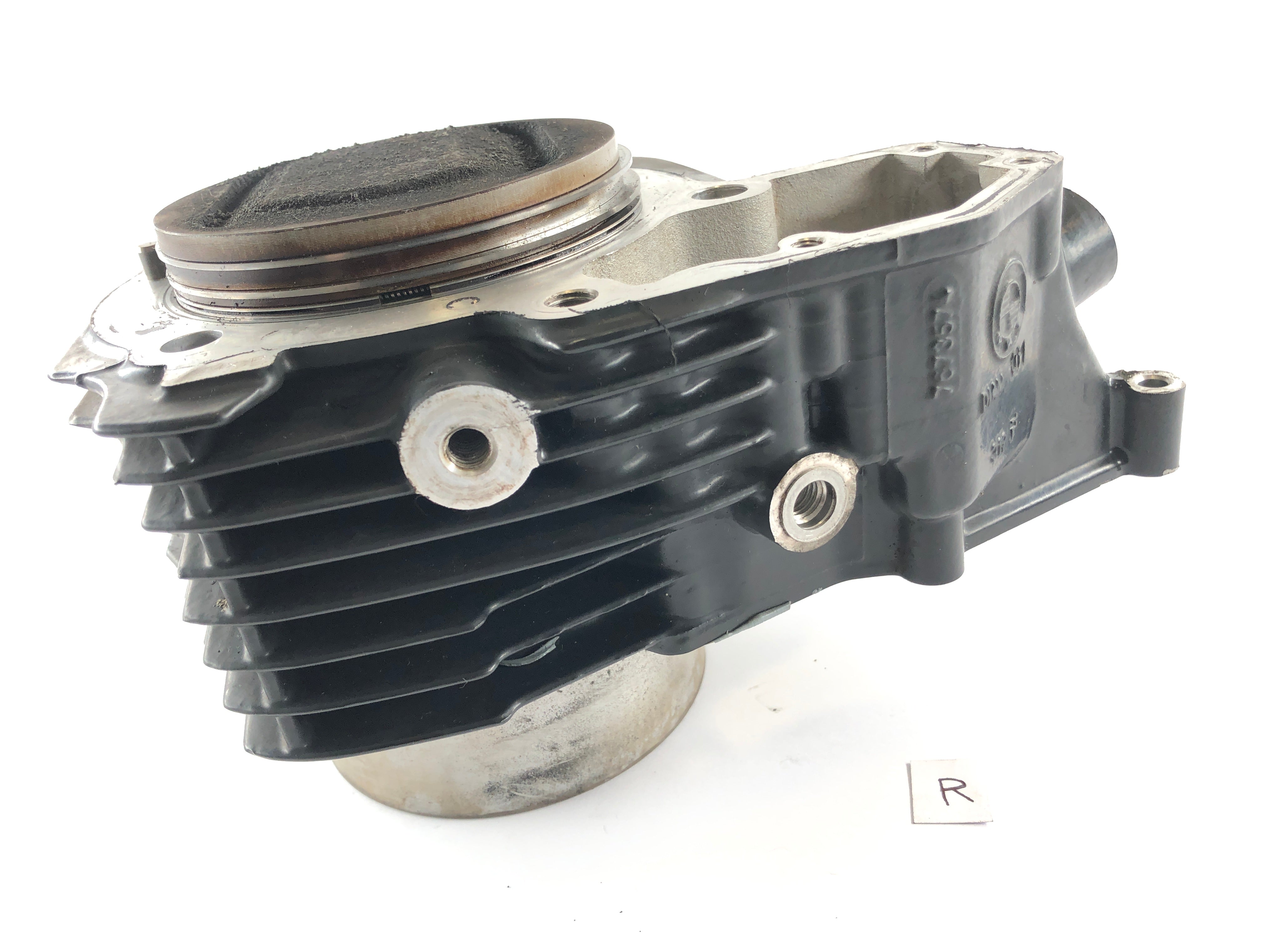 BMW R 1200 RT [2004] - Cylinder with piston right piston rings defective