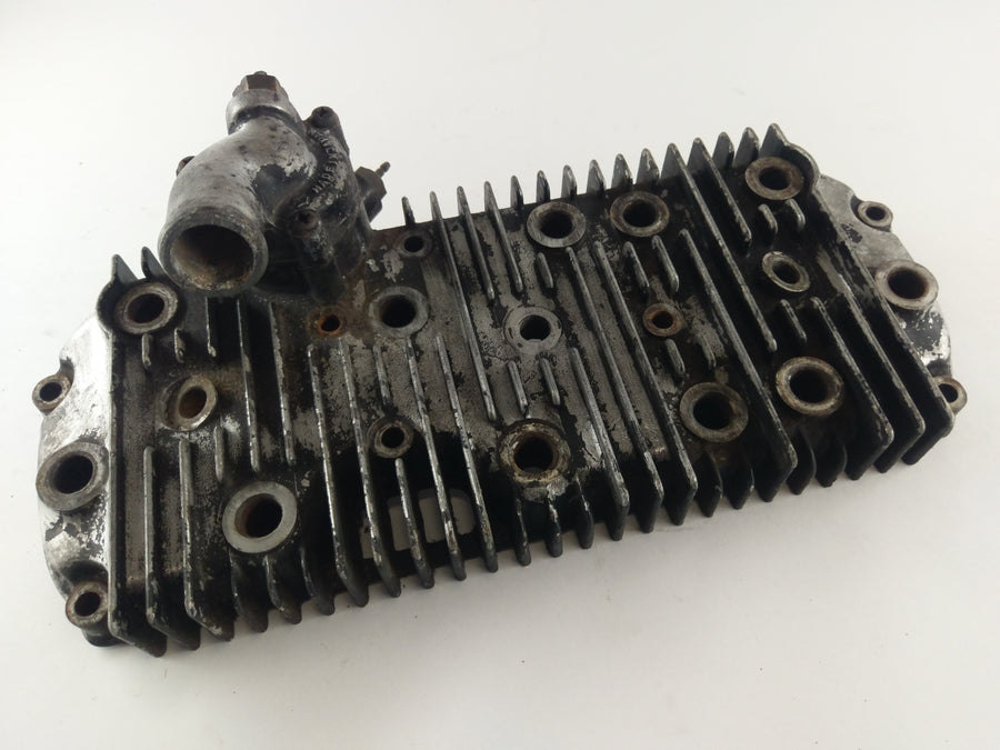 Suzuki GT 750 [1973] - Cylinderhoved