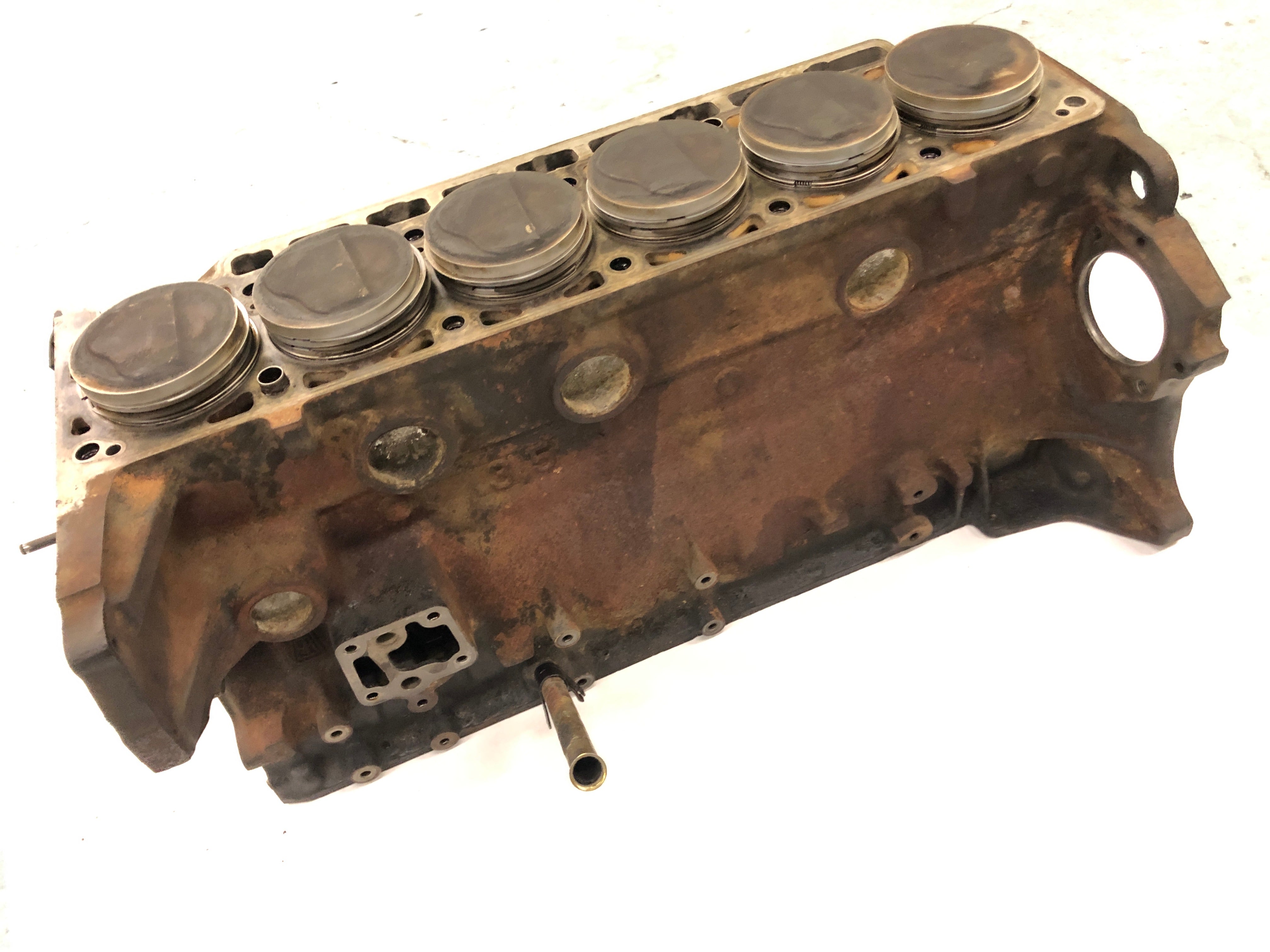 BMW M 535i E28 [1986] - Engine block cylinder with piston