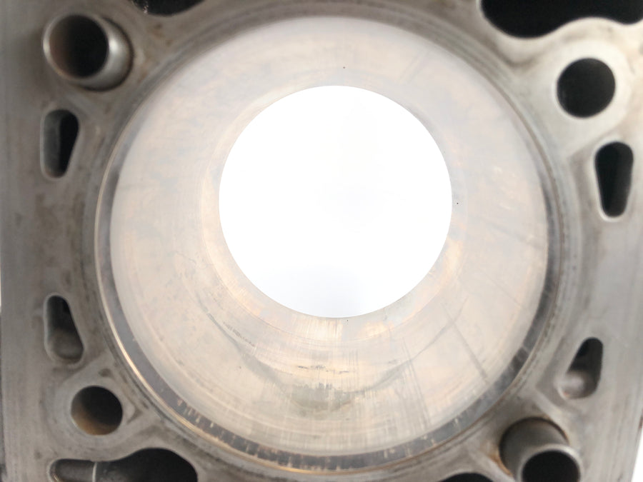 Ducati 888 Strada [1993] - Cilindro com pistões deitados com pistões