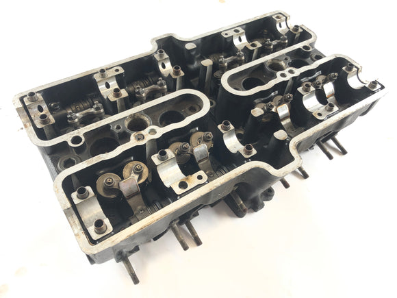 Kawasaki GPZ 550 [KZ550D] - cabeza de cilindro