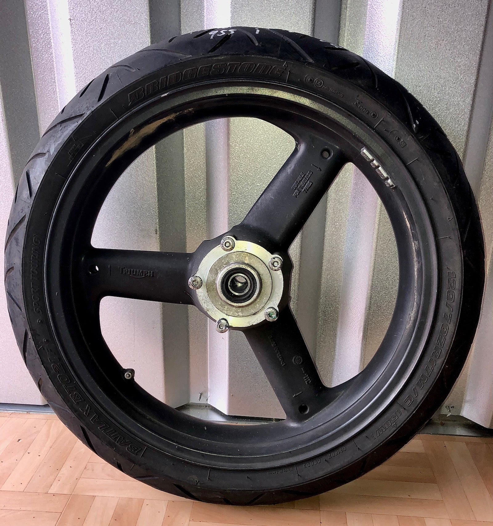 Triumph Daytona 955i T595N [2001] - Rim framhjulets framhjulfälg