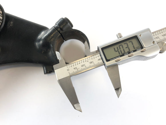 ホンダGL 1500ゴールドウィングSC22 [1988]  - 下のフォークブリッジ