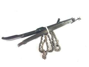 Yamaha XT 660 X DM01 [2006] - Ohjausketju kiinnityskiskolla ja liukuhyllyllä