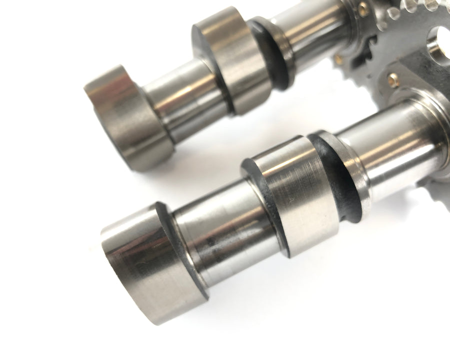 Kan på Spyder SM5 [2009] - kamaxlar sätter ett par frontcylinder