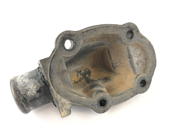 Triumph Tiger 955i 709EN [2001] - Engine cover coolant circuit nozzle