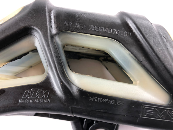 Husqvarna 701 Supermoto [2019]  - 以下のチェーンガイダンス付きのチェーン保護