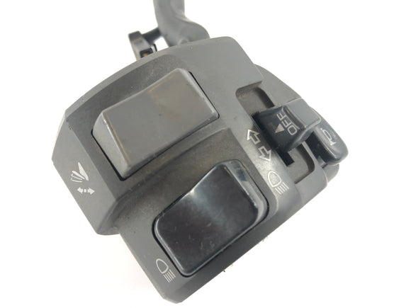 ヤマハFJR 1300 A RP11 [2005]  - 左側のハンドルバーフィッティングハンドルバースイッチ