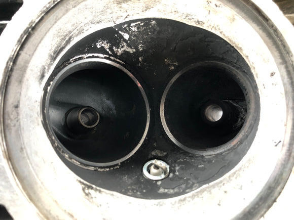 Ducati 900 SS [1993] - Cylinderhuvud framtill med kamaxeln